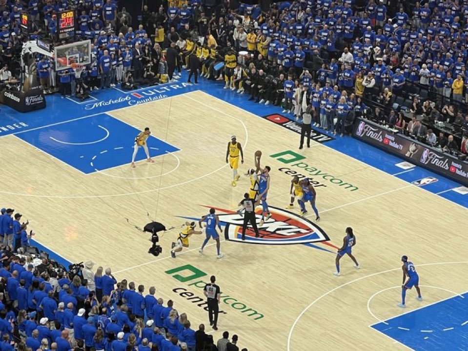 PJWilson23's tweet photo. @czabe Looks like they might be digital graphics on TV only https://t.co/vrHrOHUGb2