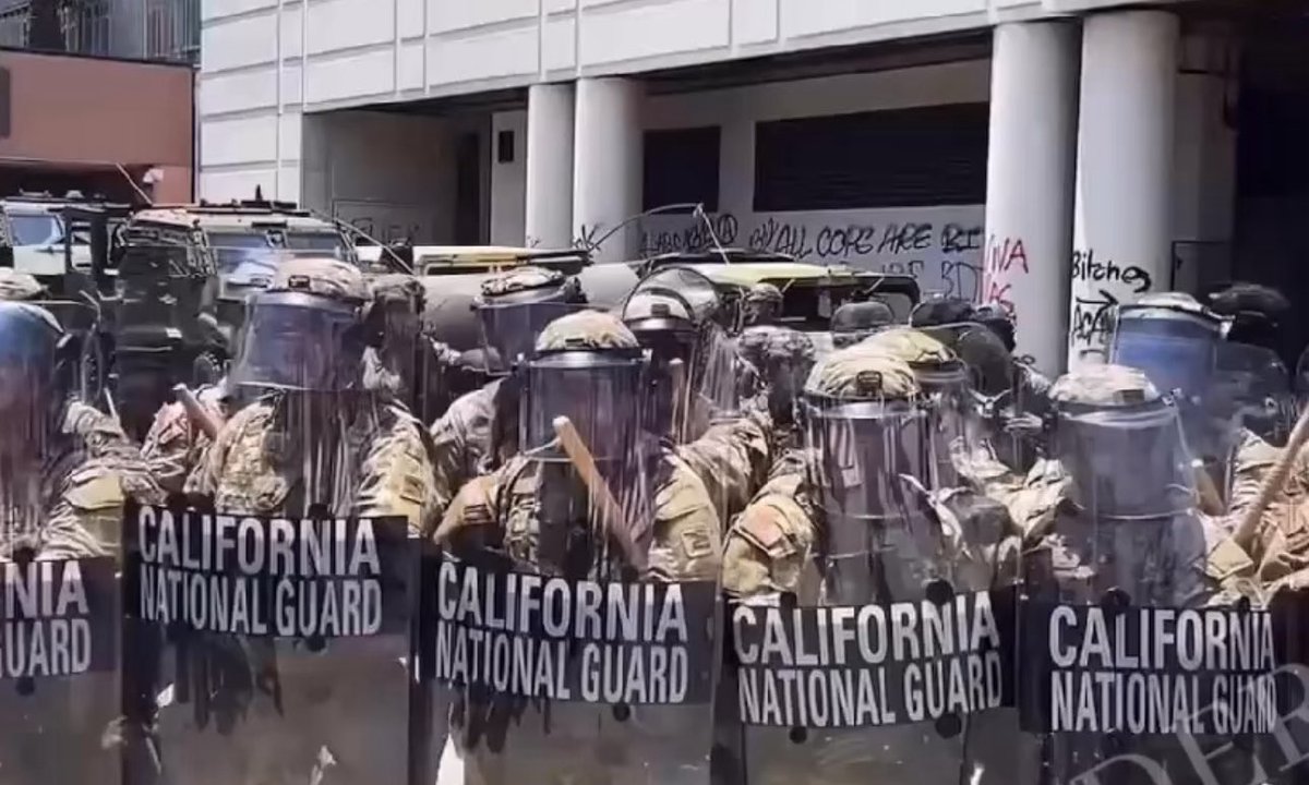 If you stand with the California National Guard put an 👍 in the comments.