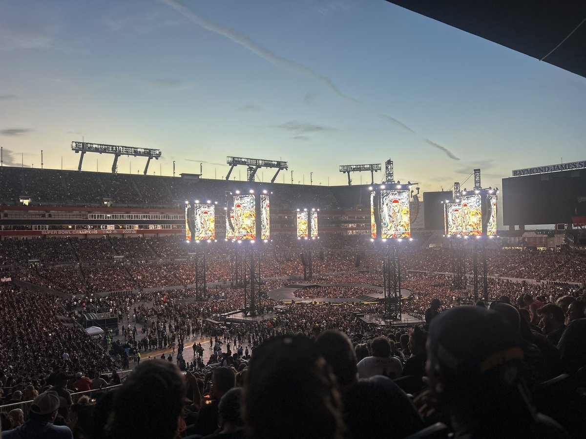 Ready to Enter Sandman!

Time for some Metallica baby!

#Metallica #72Seasons