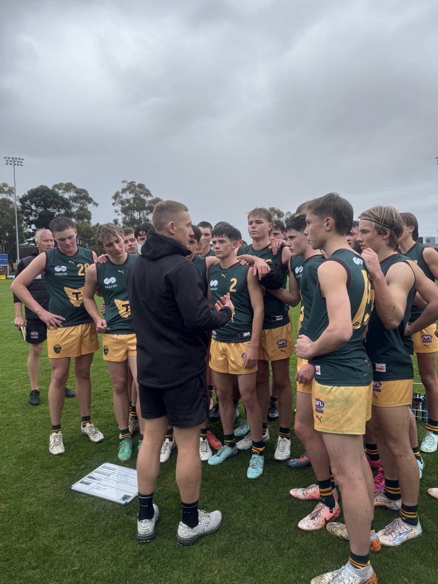 U16 BOYS QUARTER TIME | The NT had the early jump but we responded through some Max Gulliver dominance.

Gulliver has 10 disposals, 6 inside 50s, 5 clearances and 1 goal.

TASMANIA 3.0.18 v NT 2.1.13