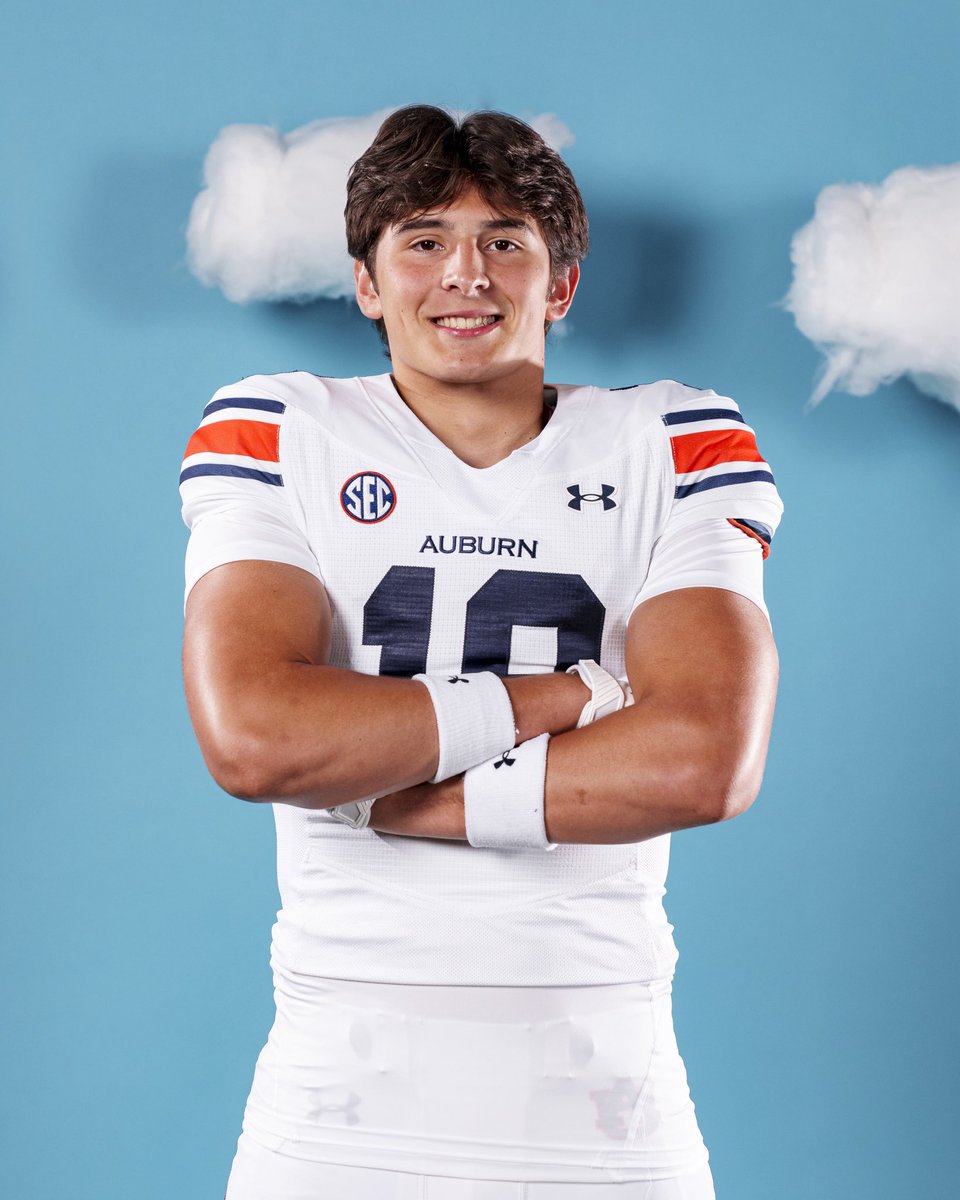jcanderson34's tweet image. Had a great time with the @AuburnFootball staff this weekend. Thank you for showing a ton of love to me and my family, I really enjoyed my time!! #WDE 🦅
@CoachHughFreeze @B_Aigamaua