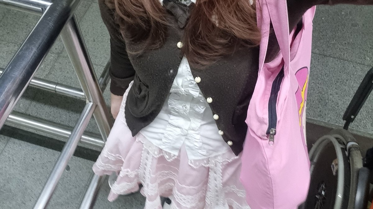 maddtsuki's tweet image. Como hoje é Loliday (dia internacional da moda lolita), resolvi finalmente postar a evolução do meu guarda-roupa nesse meio tempo desde que comecei a usar a moda a um ano e meio atrás &amp;lt;3 Segue o Fio: