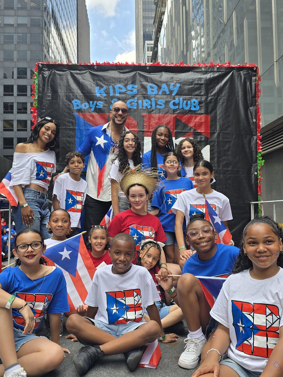 ArcherOfInfamy's tweet image. Fun fact: I was a part of Kips Bay Boys and Girls club and won a championship with their baseball team in the 90's. Felt awesome to meet the kids and the team that leads them. Such a positive vibe. Awesome day. #Wepa @PRparadeNYC @PRStrongWepa 🇵🇷 🗽