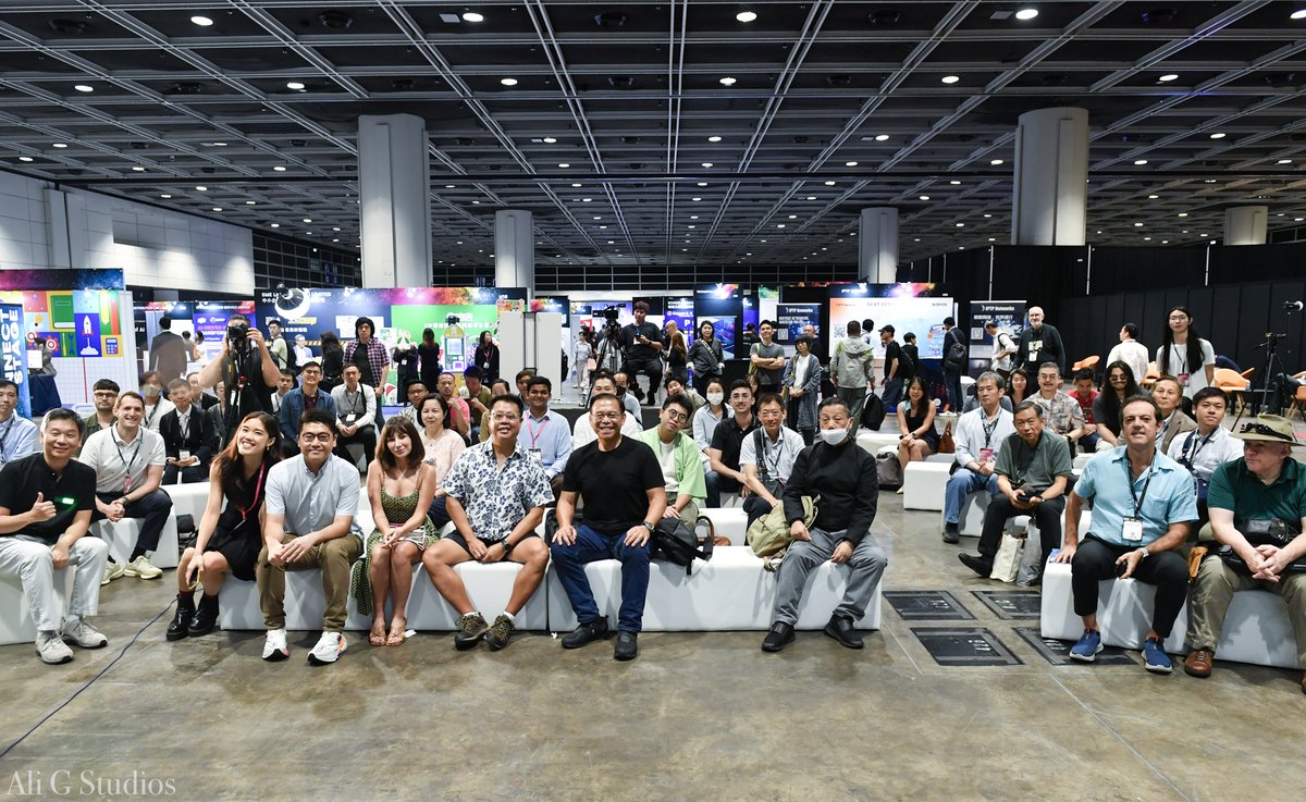 Aug - Digital Rain tweet media