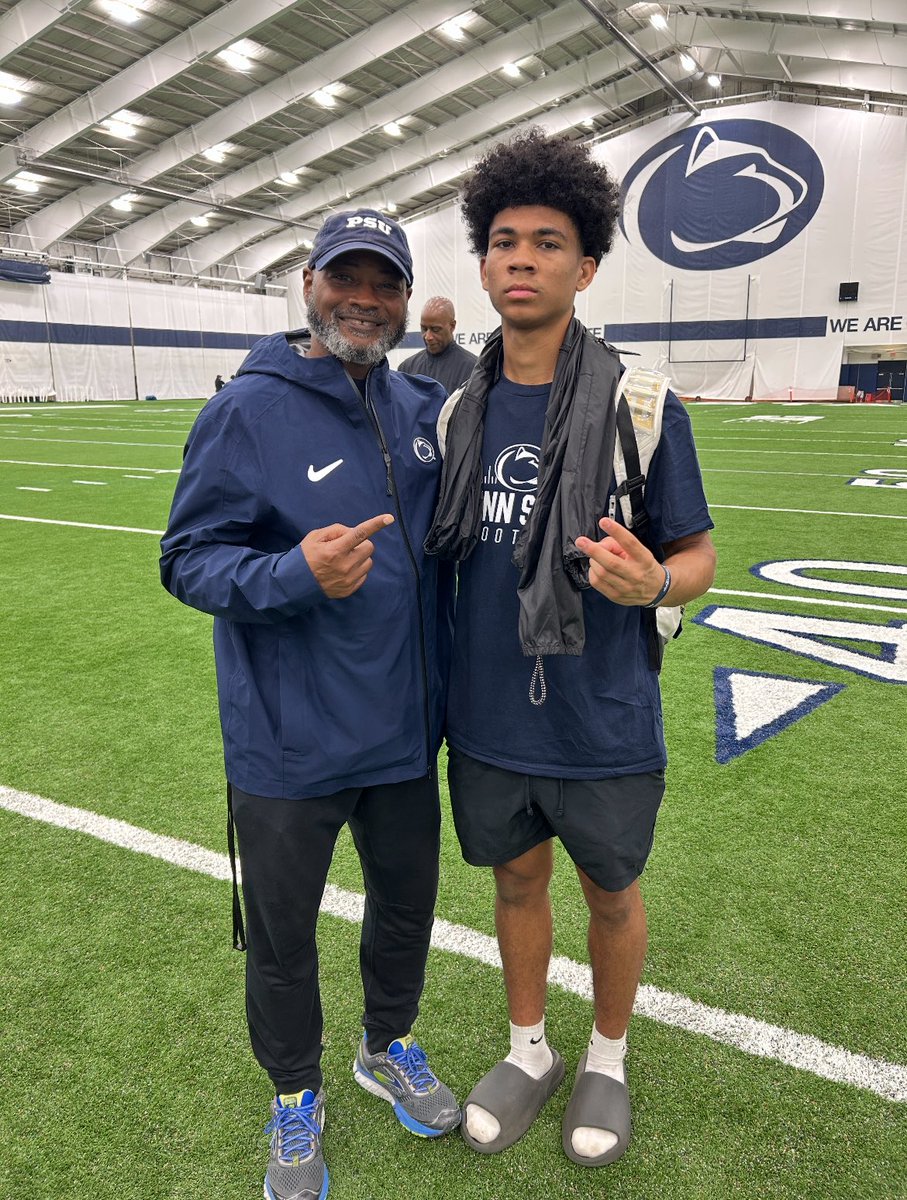 JaydenRevis02's tweet image. Had a great time at @PennStateFball today got some good work in!!
@CoachTerryPSU @SWiltfong_ @210ths @coachwil_412 @tyler_calvaruso @CraigHaubert @BrianDohn247 @MohrRecruiting @TheUCReport @RivalsFriedman @DAWGHZERECRUITS