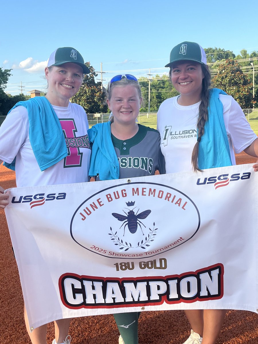 BryantB31214's tweet photo. Our first showcase of the season &amp; we went undefeated for the weekend. First place in gold bracket. ⁦@layyy_seee⁩ ⁦@CGarvin_Momx3⁩ ⁦@ASU_MidSouthSb⁩ ⁦@lacey_frey07⁩ https://t.co/Poaa4lFoIt