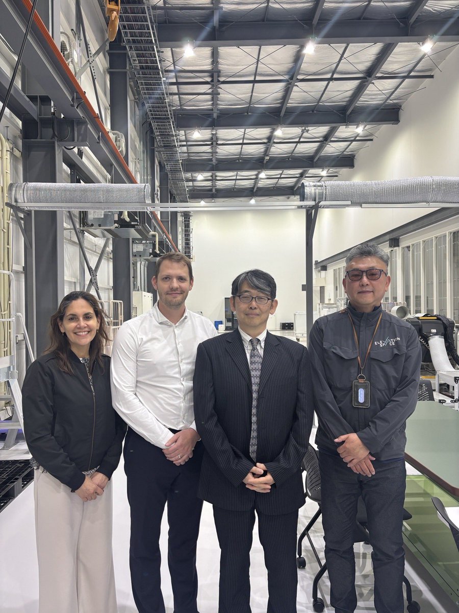 ／
Isar Aerospace社CEOが福島工場に来訪されました🚀
＼

初号機あおばを宇宙に運ぶロケットを開発しているドイツIsar Aerospace社のCEOとCCOがELS福島工場を訪れました。

CTO藤田とあおばの開発状況をご覧になり、とても満足していただきました🛰️

#IsarAerospace
#ElevationSpace 
#福島工場