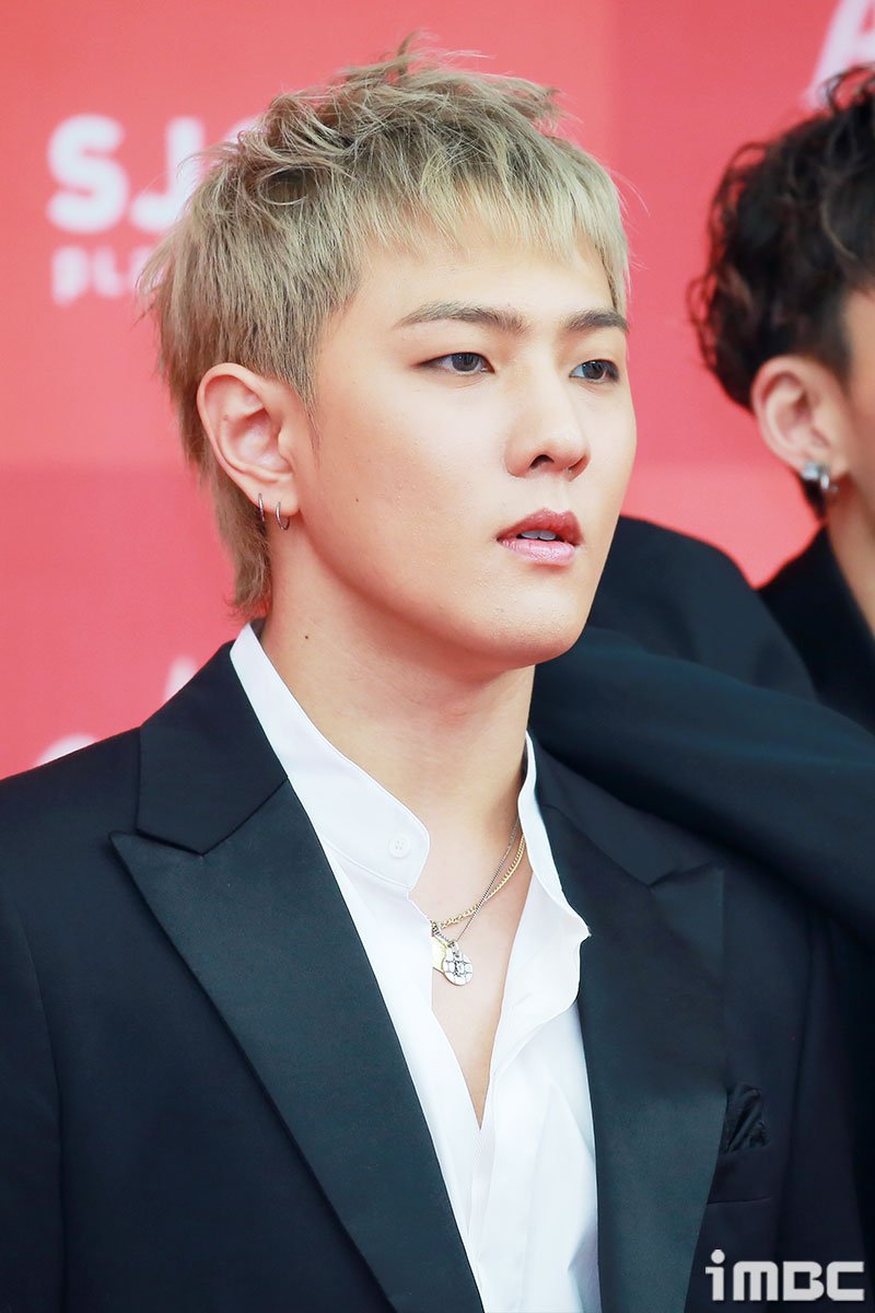 아이콘 DK(김동혁), 군악대 합격…7월 28일 입대 
#아이콘 #iKON #김동혁 #金東赫 #KimDonghyuk #DK 
#군악대합격 #육군군악대 #군입대 #7월입대 #iMBC연예 

소속사 143엔터테인먼트는 9일 공식입장을 통해 "DK는 육군 군악대에 지원해 최근 병무청으로부터 최종 합격 통지를 받았다. 이에 오는 7월