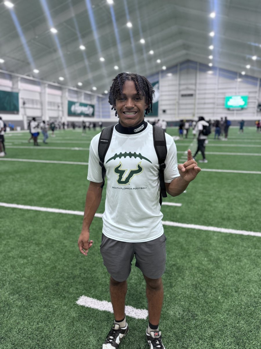 Justinbarr7_'s tweet image. smooth day at camp today !! ππ @CoachCarmichaeI @CoachBanks2008 @CoachMurray_Z6 @BigHotrod88 @CoachDJ_WRA @CoachDBrown27 @Coach_DVD @toddycenteio @KodiBurns @Born0Ready1 @_CoachCod @CoachFlemWR @glenn_horace