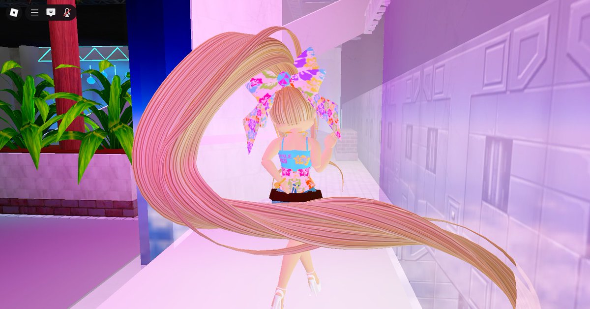 HopeHarter's tweet photo. LF RH ARTISTS to draw my OC for my Youtube !
I will be paying in RHD ! (Budget is 100k !)

DM me if you're intrested ! 
Here is my OC !
 #Royalehigh #RH #RHArtists #Artists https://t.co/ojZhydqjGp