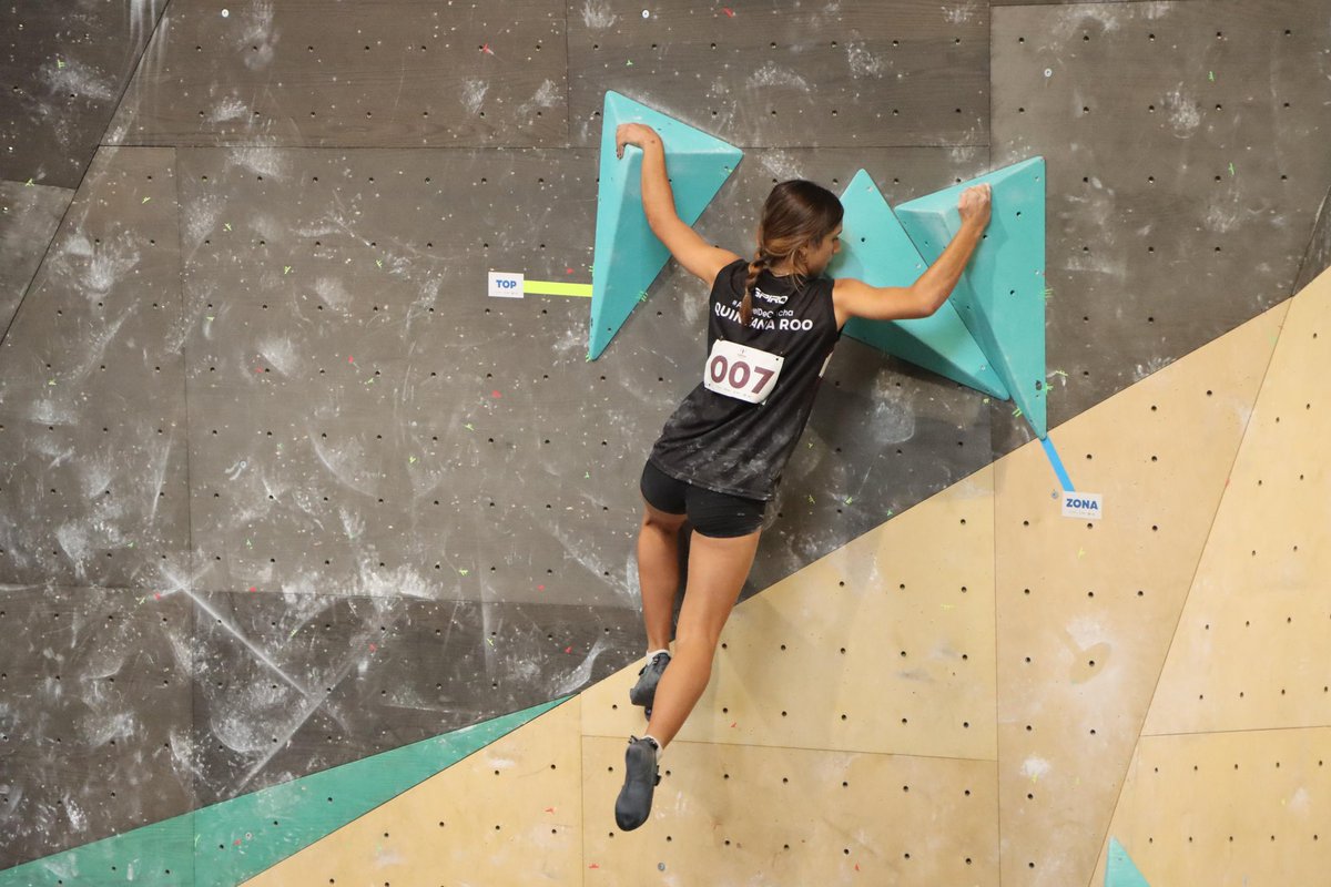 🏅¡Medalla histórica para #QuintanaRoo!

¡Felicidades, querida Alaia Garay Marchan! Gracias a tu esfuerzo, disciplina y pasión, nuestro estado gana por primera vez una medalla en Escalada Deportiva en la Olimpiada Nacional CONADE 2025. 🧗‍♀️

Alaia obtuvo la medalla de plata en la