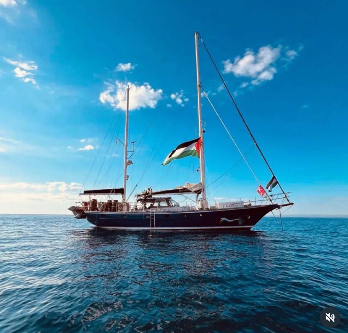 İnsan kendini aşmadıkça, kendini gerçekleştirmesi de mümkün olmuyor. Onlar Dünya’nın en sıradılı ve cesur refleksini gösteren onurlu insanlar topluluğu. 

#AllEyesOnFreedomFlotilla 
#Madleen #MadleenToGaza