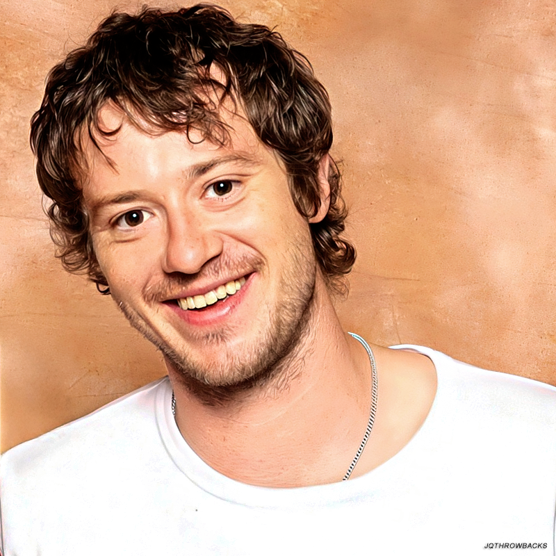 2 years ago, Joseph Quinn attended the first day of Fan Expo Dallas (june 9, 2023)