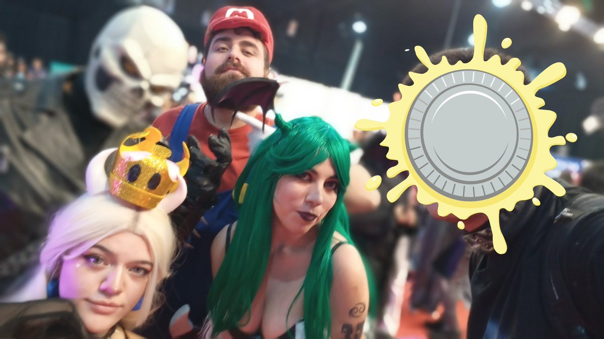 OwTheStove's tweet image. ALRIGHT
Long ass thread with all of the cosplayers I took a picture with!!!
First of- MARIO, GHOST RIDER, BOWSETTE AND MORRIGAN?!