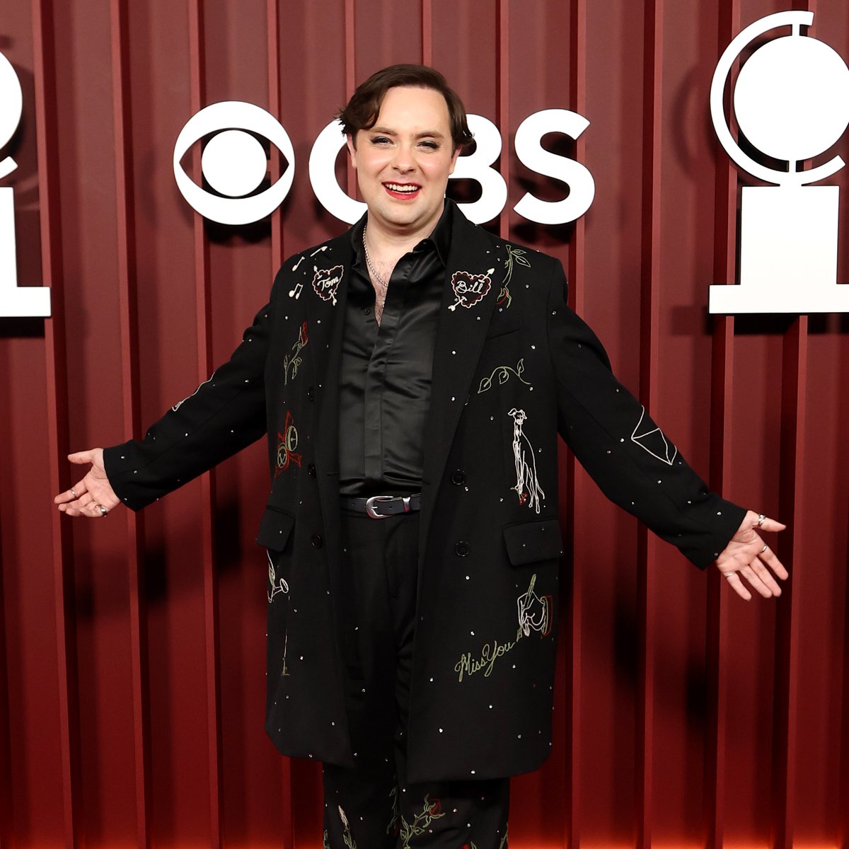 THR's tweet photo. Jak Malone wins at the #TonyAwards for best actor in a musical for 'Operation Mincemeat' https://t.co/UPkch3otJV https://t.co/KCbvGgFseM
