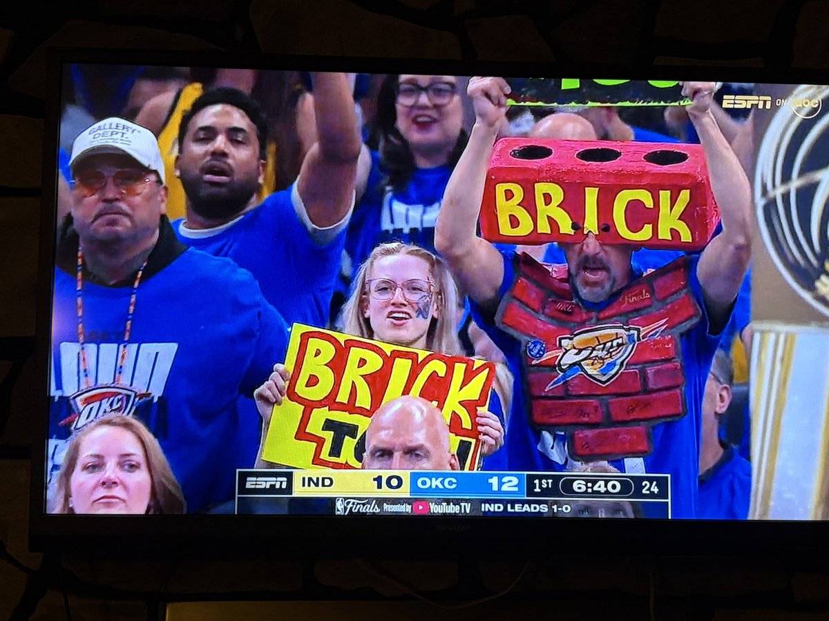 Derrick The Brick tweet media