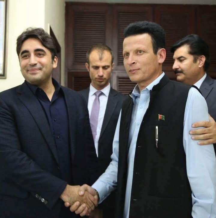 جاوید اقبال آ فریدی پاکستان پیپلز پارٹی کوہاٹ ڈسٹرکٹ کے انفارمیشن سیکرٹری کے انتقال پر انتہائی دکھ اور افسوس ہوا اللہ تبارک و تعالی سے دعا ہے کہ اسے جنت الفردوس میں اعلی مقام عطا فرمائے اور اس کے ورثہ کو صبر جمیل عطا فرمائے امین