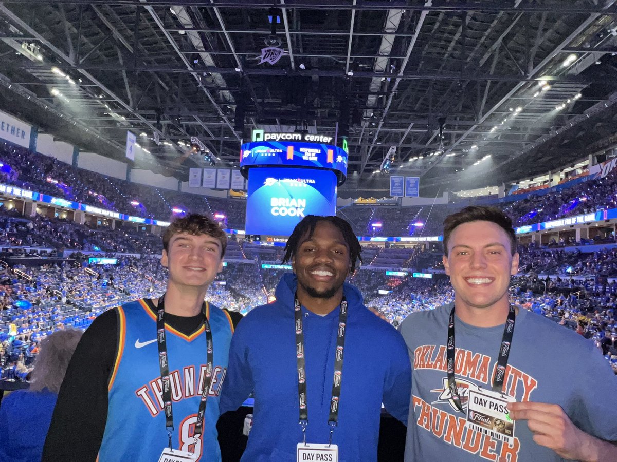 BoomerBackfield's tweet photo. Thanks @okcthunder https://t.co/ZYB1Y6nsiu