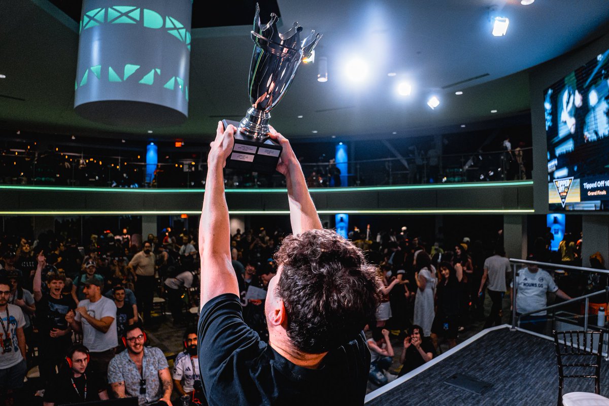 nounsgg's tweet image. Never stop grinding! 💯

@iBDWSSBM is your Tipped Off 16: Safari Champion!🏆

📸 @Browningtons_