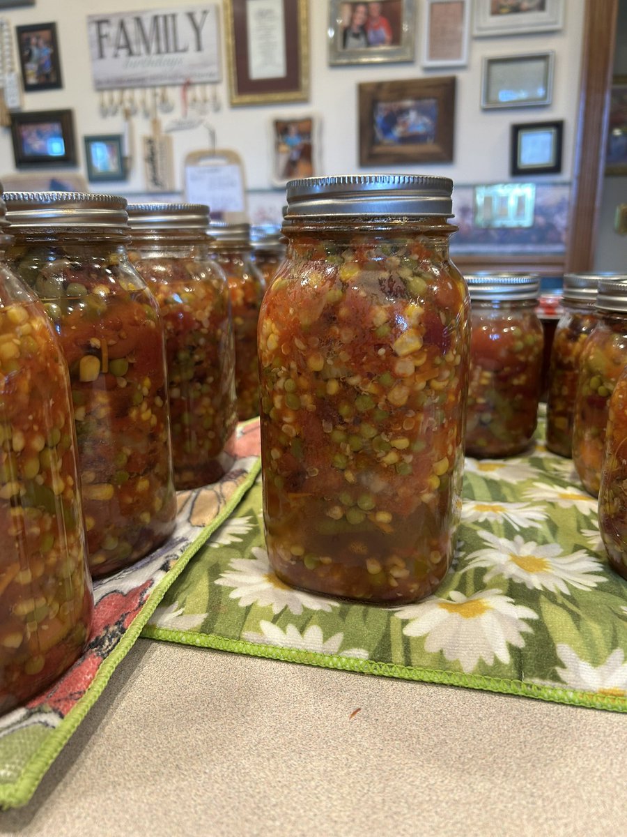 DForrest83747's tweet image. #VegetableSoup that I #canned today. I ended up with 26 quarts &amp;amp; 10 pints