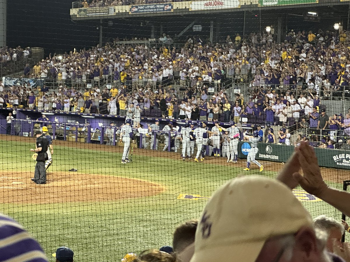 Harrison Vapnek (@harrisonvapnek) on Twitter photo Before and after Steven Milam clears the bases on a double to right field. #LSU has opened up a 5-0 lead in the early stages in Game 2.
<a href="/KALBSports/">KALB Sports</a> Before and after Steven Milam clears the bases on a double to right field. #LSU has opened up a 5-0 lead in the early stages in Game 2.
<a href="/KALBSports/">KALB Sports</a>