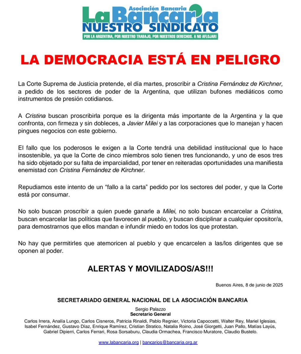 La_Bancaria's tweet photo. LA DEMOCRACIA ESTÁ EN PELIGRO ✋🏼

La Corte Suprema de Justicia pretende, el día martes, proscribir a Cristina Fernández de Kirchner, a pedido de los sectores de poder de la Argentina, que utilizan bufones mediáticos como instrumentos de presión cotidianos. https://t.co/QrbiN7puvt