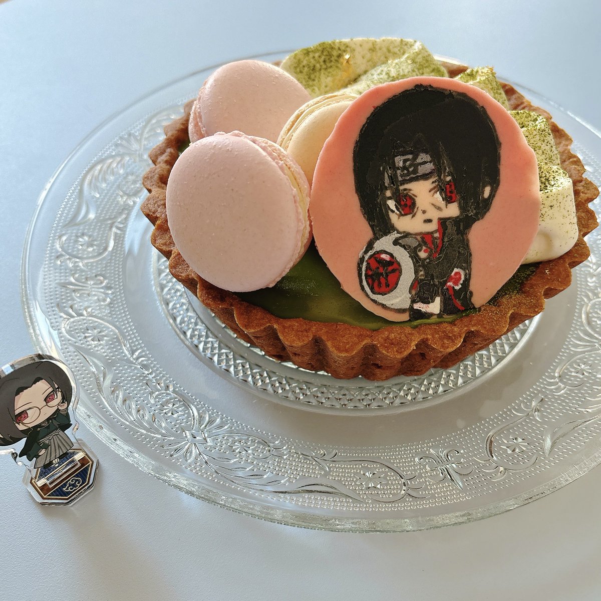 イタチ兄さん
お誕生日おめでとうございます🥳

三色団子をイメージして
抹茶生チョコタルトに
ピンクと白のマカロンを乗せました🍡

#うちはイタチ生誕祭2025
#うちはイタチ誕生祭2025
#NARUTO好きさんと繋がりたい