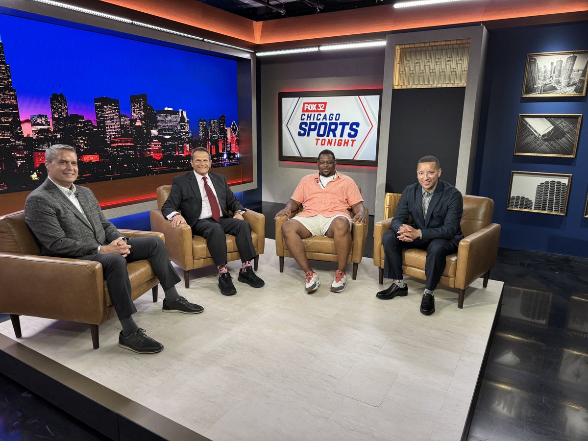 LouCanellis's tweet image. TONIGHT 10pm Chicago Sports Tonight @670TheScore @CHSN__ @DavidHaugh @itsthebigs @HerbHoward411 CHSN’s @GabeRamirez #cubs hold their own at Detroit? Are you buying the #whitesox with Justin Ishbia? #Fire & #whitesox at The 78? & how good did Caleb look at minicamp? @fox32news
