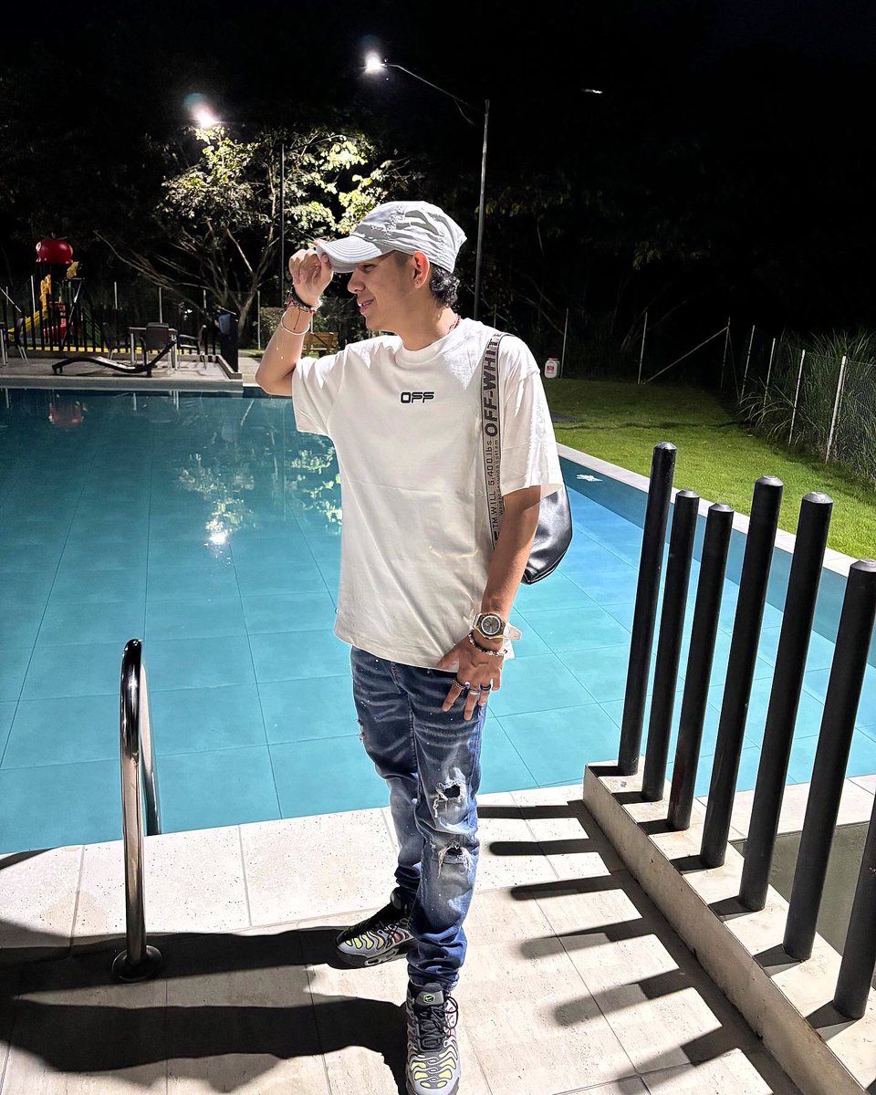 GabrielOrt1927's tweet photo. 🦈👤 https://t.co/Veuxf1HjHx
