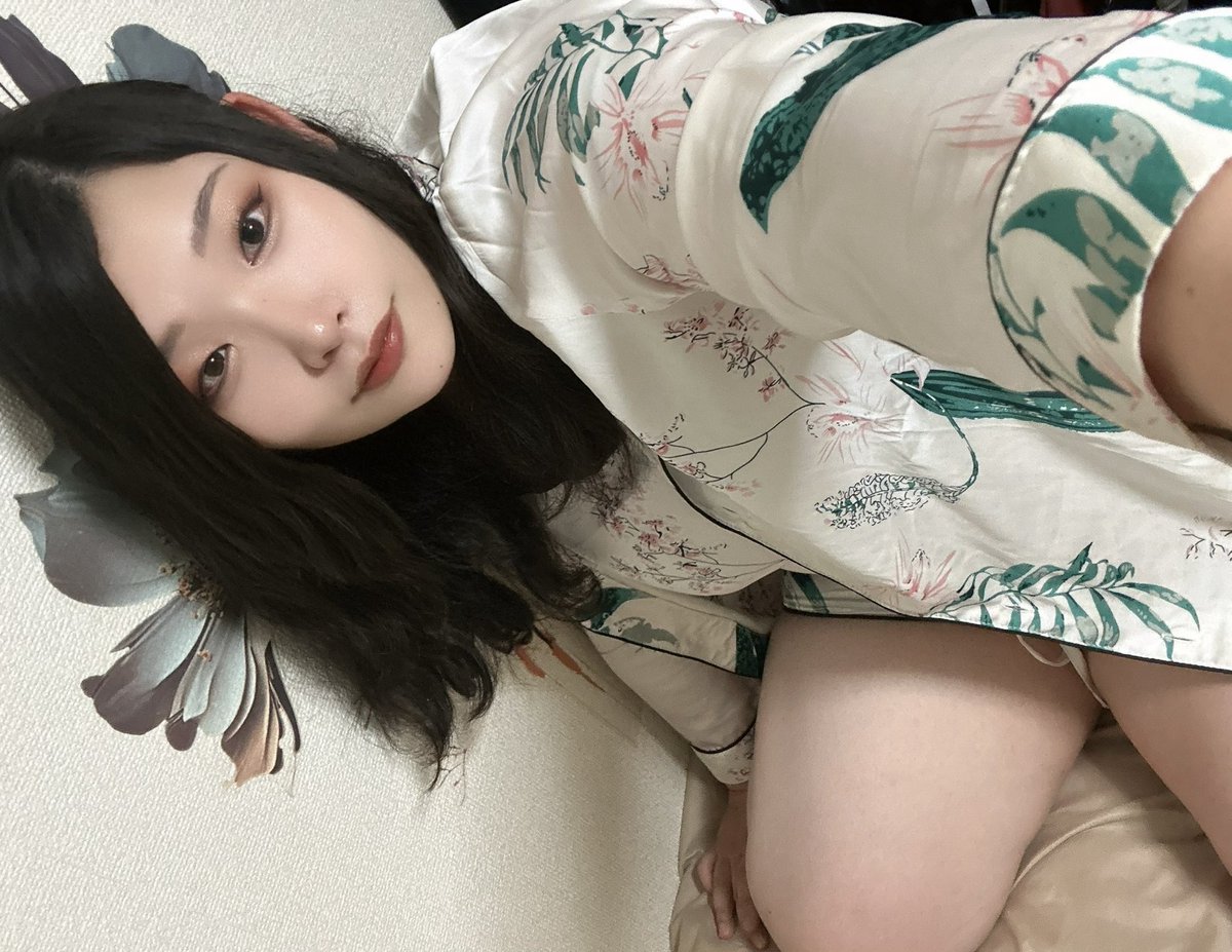 nightrolling_'s tweet photo. 太いふとももたち https://t.co/h417qSR7g5