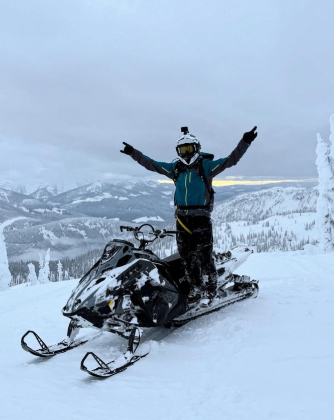 polarisjpn's tweet image. アンディ・トーマスと見る世界の頂上の景色 🌎

※アンディ・トーマスは、アメリカ・ワイオミング州出身のプロスノーモービルレーサーであり、Polaris社のファクトリーライダーです。  polarissnowmobile.jp #PolarisSnow #snowmobiles #snow