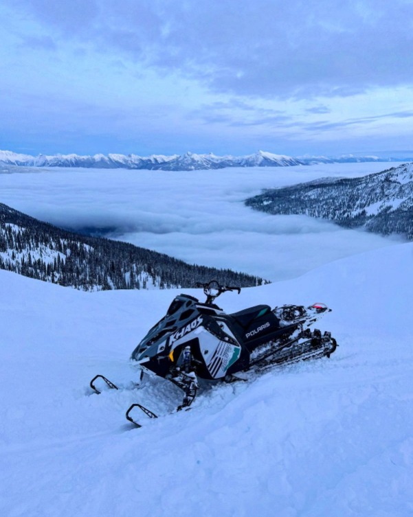 polarisjpn's tweet image. アンディ・トーマスと見る世界の頂上の景色 🌎

※アンディ・トーマスは、アメリカ・ワイオミング州出身のプロスノーモービルレーサーであり、Polaris社のファクトリーライダーです。  polarissnowmobile.jp #PolarisSnow #snowmobiles #snow