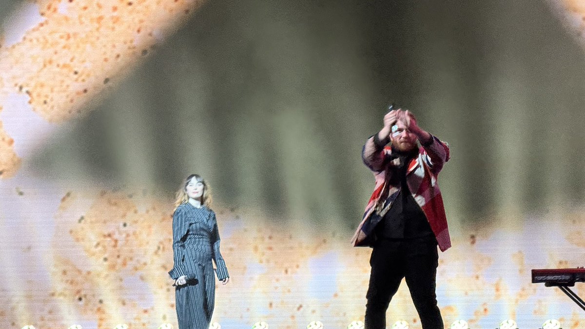 Fantastic night <a href="/RocknRollAlien_/">Rock'n Roll Alien</a> A show Bowie would be proud of. Exceptional dancers, stunning vocals, exquisite costumes, dazzling lights and graphics, the best quality sound. A solid 5 stars. *****