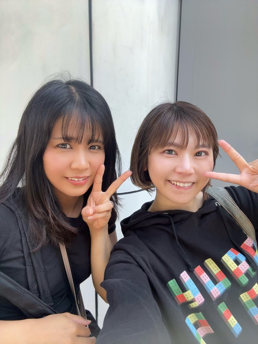 yura_burstgirl's tweet photo. ユイさんに新曲3曲目の振り入れしてもらってこれでユイさん振付曲すべて振り入れしてもらうの完了しました💃
ユイさんの教え方わかりやすくて本当に助かりました🥲今月だけで三曲も本当ありがとうございます😭🌼

あとはたくさん練習するのみ！頑張るぞー🔥🔥🔥
三曲どんな感じだと思う？😎 https://t.co/s3oUbikYWo