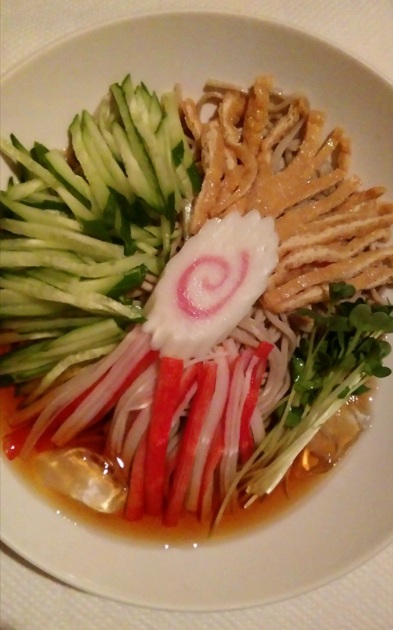 きっこ (@kikko_no_blog) on Twitter photo 今日のお昼は母さんのリクエストで「冷やしきつねそば」を作って食べました!一見「冷やし中華」に見えるほど具材がゴージャスな冷やしそば、めっちゃ美味しかったです♪ 今日のお昼は母さんのリクエストで「冷やしきつねそば」を作って食べました!一見「冷やし中華」に見えるほど具材がゴージャスな冷やしそば、めっちゃ美味しかったです♪