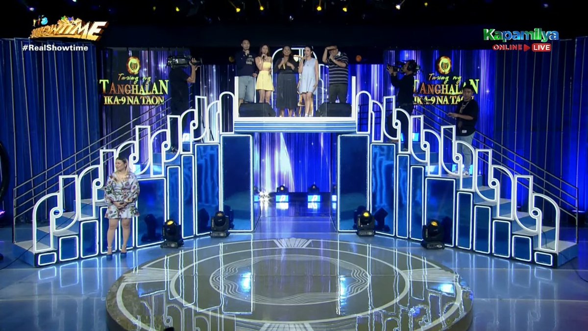 jmcarcoochie's tweet photo. Kinaya silang lima sa taas! Congrats sa mga hosts! ππ»ππ»ππ»
@Espanto2001 @prinsesachinita @anakarylle @jugsjugsjugs
#RealShowtime
@itsShowtimeNa πππ«Άπ»πβοΈ https://t.co/KvU0GEOA5j