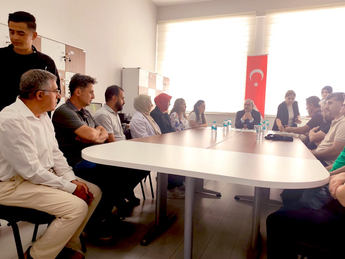Okulumuz öğrencisi Melike Alçık, Fiziksel Engelli Atletizm Yıldızlar Türkiye Şampiyonası'nda Oturarak Gülle Atma kategorisinde 1️⃣. olarak büyük bir başarıya imza attı.

Sayın Valimiz <a href="/SeddarYavuz/">Seddar Yavuz</a> bu gurur tablosunu taçlandırmak için okulumuza teşrif ederek bizleri onurlandırdı.