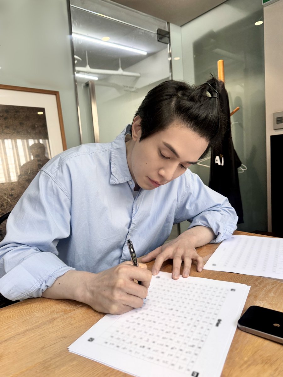 He’s so stinking cute 🥺🥺🥺🤧🤧🤧🤧 #LeeDongWook