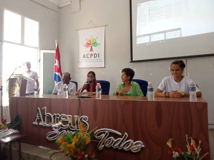 asamblea_abreus's tweet image. #AbreusSomosTodos
#ACPDI
💓❤️ Nadie es poco ni demasiado para nadie. Somos la medida justa en el corazón de quienes nos aceptan, nos aman y nos respetan.
Felicidades a nuestra joven asociación 🇨🇺