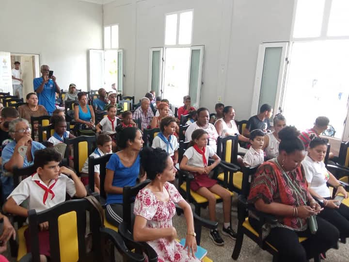 asamblea_abreus's tweet image. #AbreusSomosTodos
#ACPDI
💓❤️ Nadie es poco ni demasiado para nadie. Somos la medida justa en el corazón de quienes nos aceptan, nos aman y nos respetan.
Felicidades a nuestra joven asociación 🇨🇺