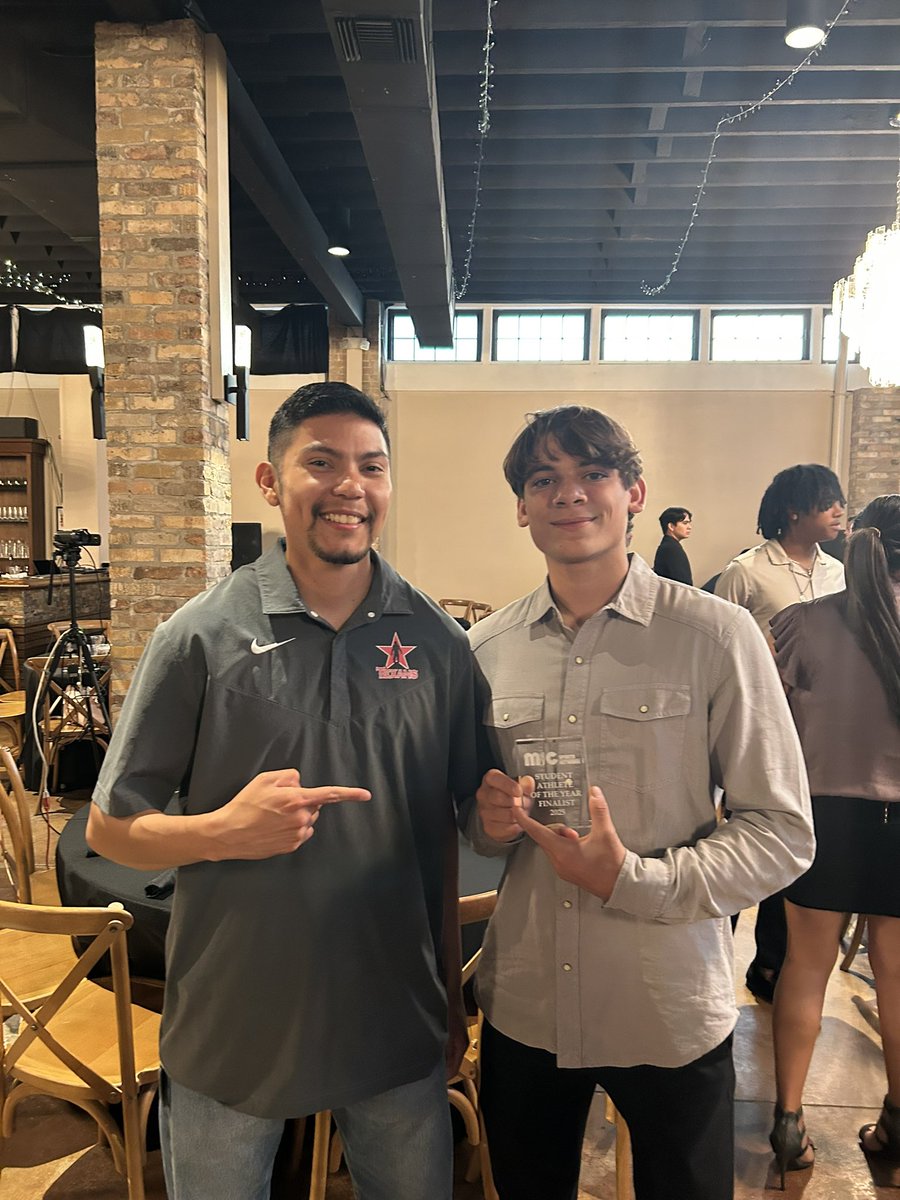 CoachYanez18's tweet image. Congrats to Luke for being named one of 3 finalists for the @MICSportsNetwrk Athlete of the Year award! 1st met this guy as one of his basketball coaches when he was in 8th grade, fast forward he has been a pleasure to coach on the soccer field these past 4 years!