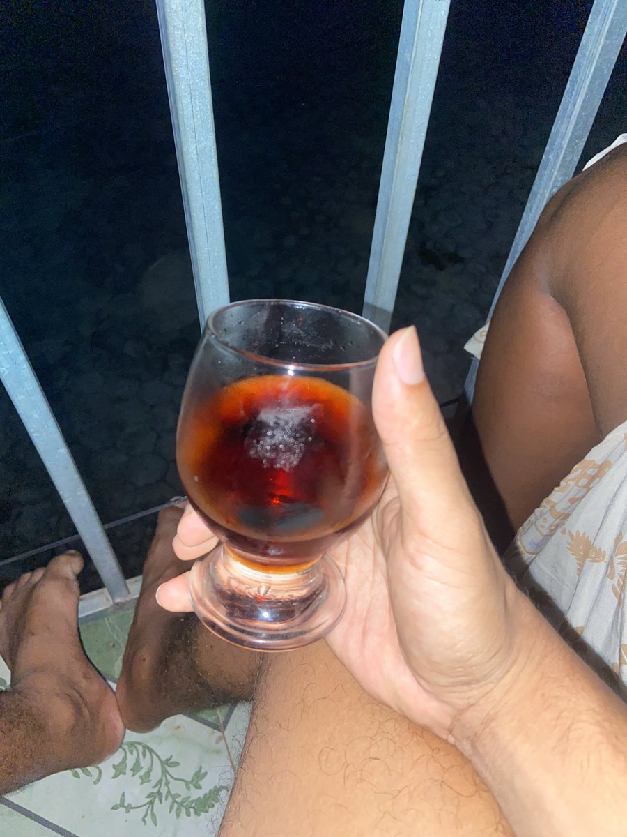 nathanwhynd's tweet photo. Nem ia beber hoje mas a Virgínia terminou com o Zé Felipe, slk, eles eram mo daora😭 #Virginia #zefelipe https://t.co/3t4uJ2MIP9