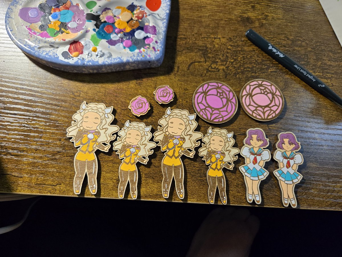 allegoriest's tweet photo. I think the Shiori squad and herd of nanamies is ready
Holding the light pink rose crest back though for now, I have suspicions https://t.co/8an3hWtLRr