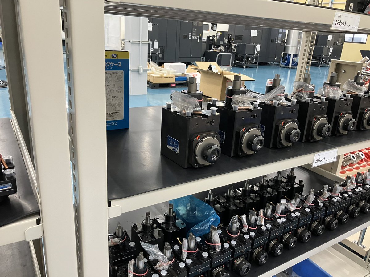 Cominix1's tweet image. ㈱ケーテーテック様@ktt7771の土浦新工場の竣工式にお招きいただきました❗️
EWS社の旋盤用ホルダを高く評価いただいており、沢山の御参加ある中EWSの展示ブースも設けて頂きました😃新工場にはEWSミルホルダがずらりと並んでおります✨