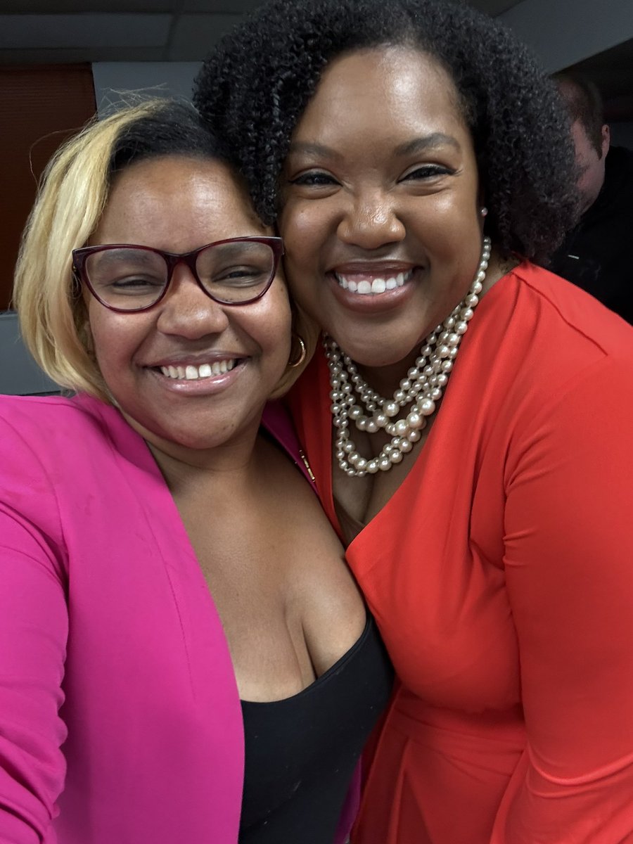 ashleyrcomans's tweet photo. I’m so excited about what we’re doing in our schools in Wilkinsburg❤️💙

Read more here about our vote tonight for the next superintendent in the Wilkinsburg School District: https://t.co/avYw88PSum 

#WhyNotWilkinsburg https://t.co/mBBeuFQdnB