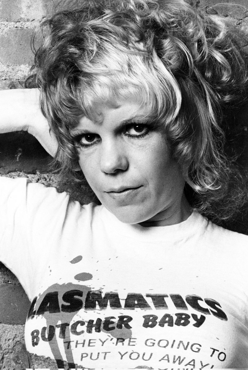 🖤 76 years ago today 🖤
In memory of the great Wendy O. Williams, songwriter, actress and lead singer of the punk rock band Plasmatics, born on this day in 1949, Webster, New York

📸 Allan Tannenbaum 

#punk #punkrock #womenofpunk #wendyowilliams #history #punkrockhistory #otd