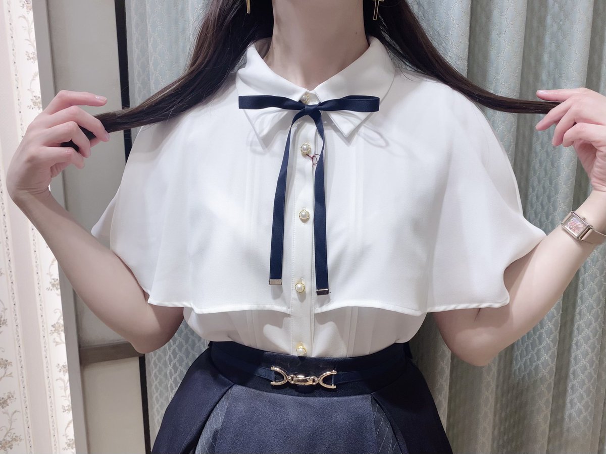 New フレアケープリボンタイブラウス ピンク/ブラウン/ネイビー ¥8,250