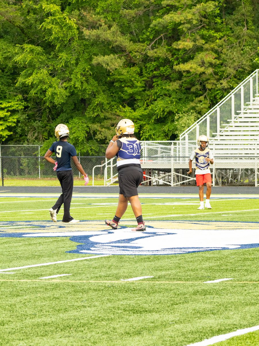 devontecam18's tweet image. Junior season otw...@FBCapitolOfNC