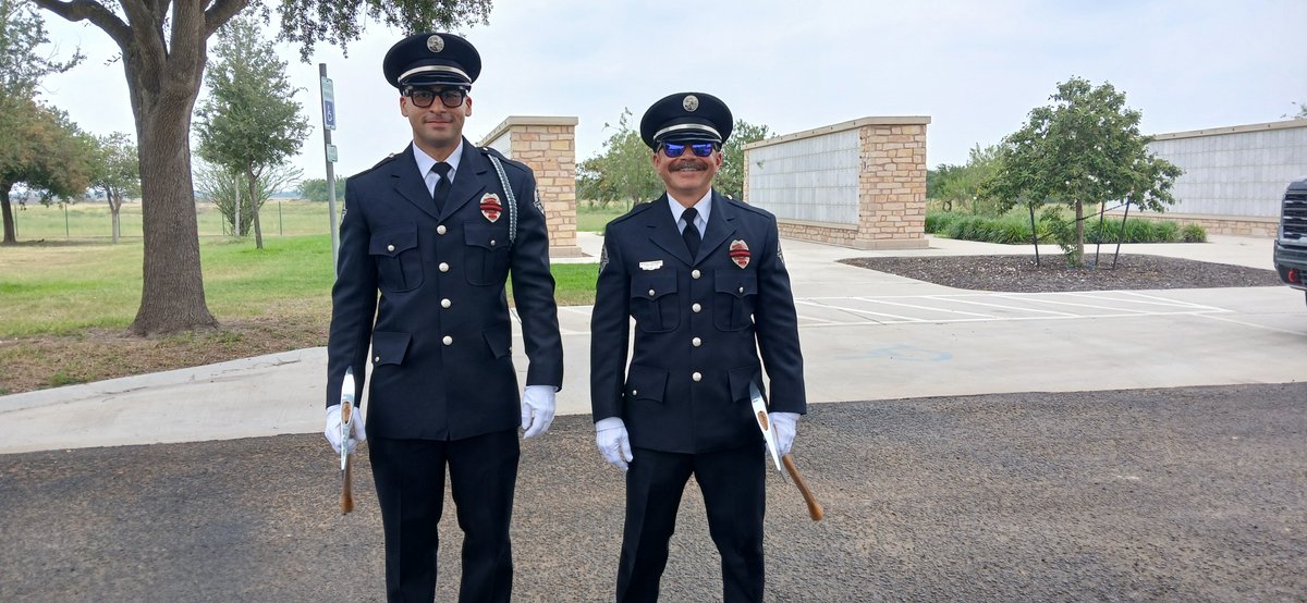 HARVSalinas's tweet photo. #ThePharrFireDepartment #firefighters #RioGrandeValley 

Looking good fellas. Keep up the awesome work! https://t.co/Li4nrMg9Dv