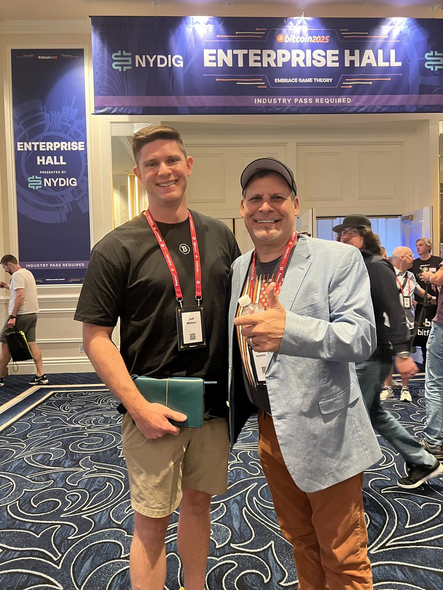 Realjoehartman1's tweet photo. Hey Jeff nice to see ya 
#btcconference https://t.co/4dSxBK6lHP